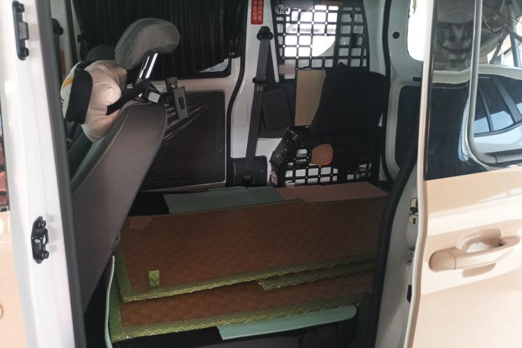 Used Wuling Zhiguang New Energy 2025 Model 305km Ambitious Edition Left Rear Seat