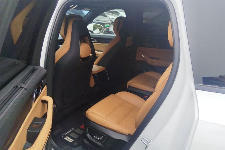 Used Lynk & Co 09 2021 2.0T Halo Six-Seater
