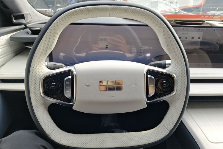 Used Geely Galaxy E8 2024 665 km Range Rear-Drive Starship Long-Range Version Steering Wheel