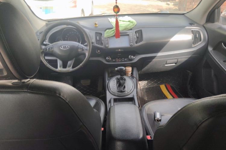 Used Kia Sportage R 2014 2.0L Automatic Two-Wheel Drive Premium Special Center Console