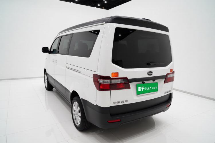 Used Jinbei Gold Hiace M Classic 2022 Panda Edition 1.5L Travel Lion Passenger Van 5 Seats