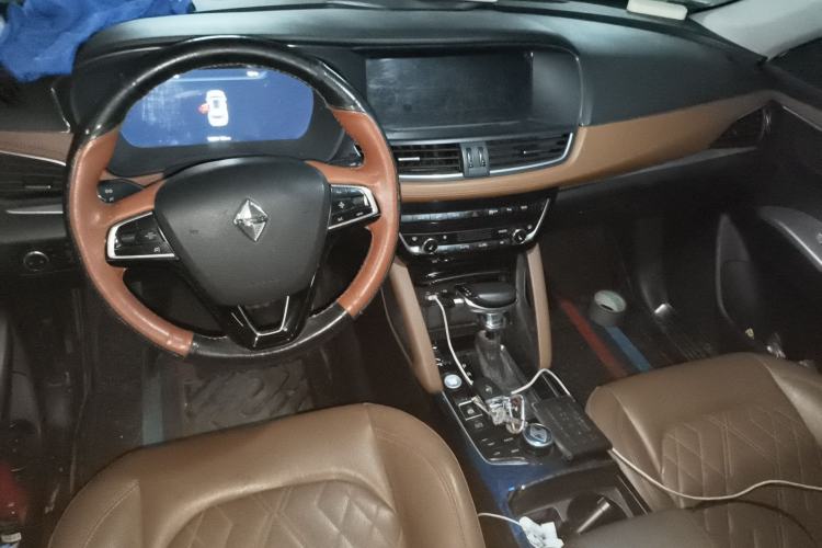 Used BORGWARD BX7 2016 28T Four-Wheel Drive Flagship Version 5 Seats Center Console