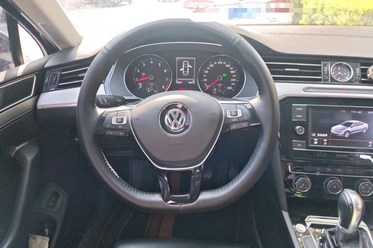 Used Volkswagen Magotan 2019 280TSI DSG Leading Model China VI Standard Steering Wheel