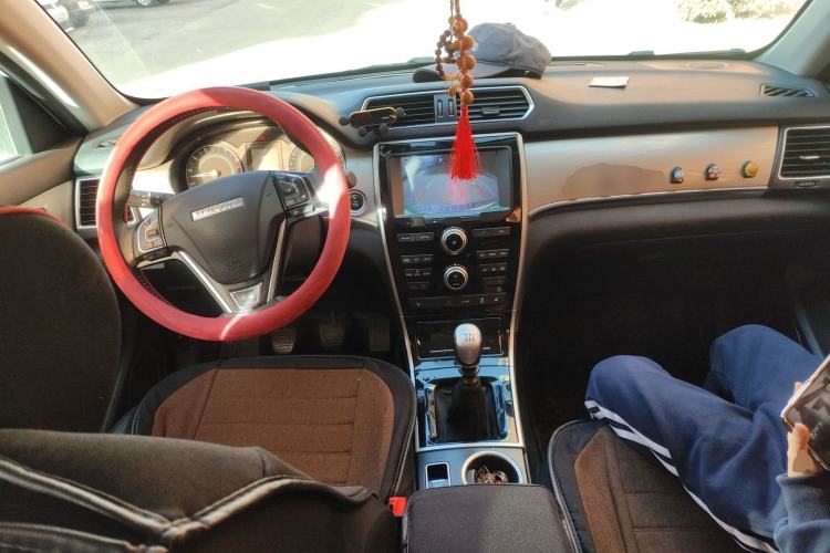 Used Haval H2 2017 Red-Label 1.5T Manual Two-Wheel Drive Luxury Model