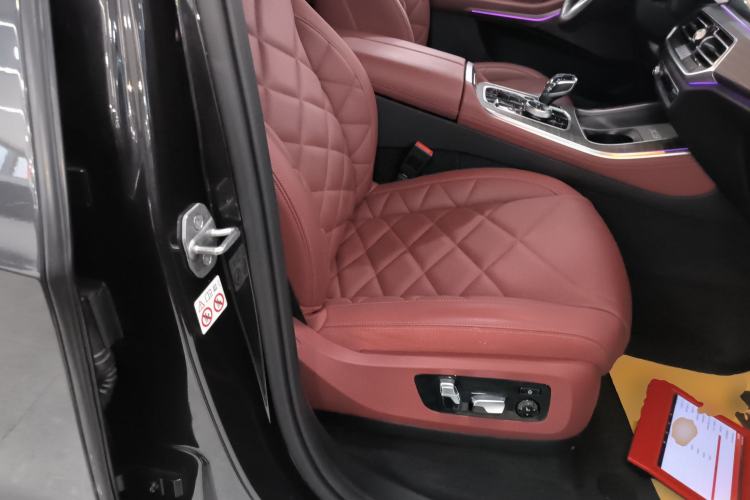 Used BMW X5 2022 Restyled xDrive 40Li Luxury Edition M Sport Package
