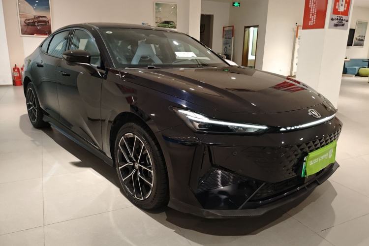 Used CHANGAN UNI-V iDD 2024 Blue Whale Smart Electric iDD 136km ZhiKu Model
