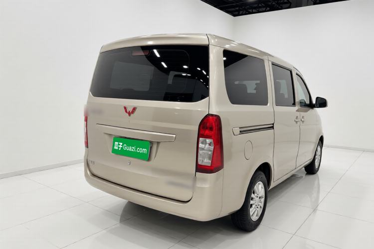 Used Wuling Rongguang V 2018 1.5L Standard Version

