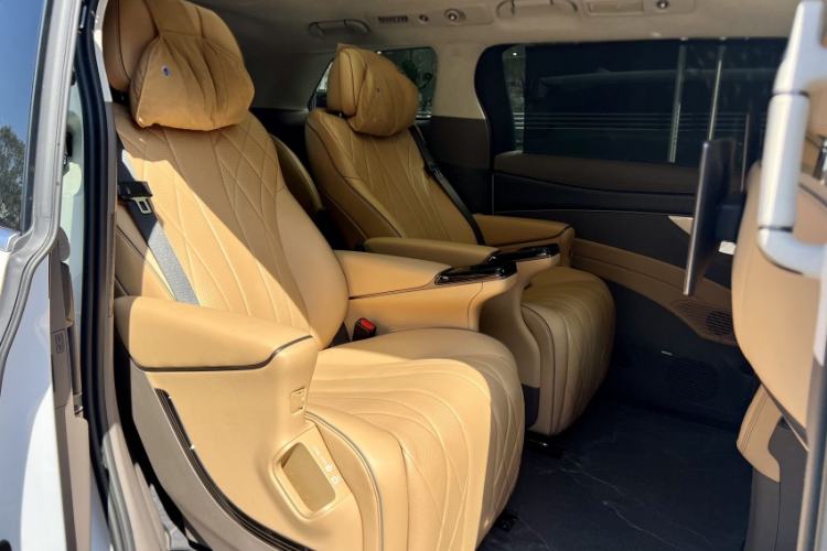 Used Denza D9 2022 DM-i 970 Four-Wheel Drive Flagship Model
