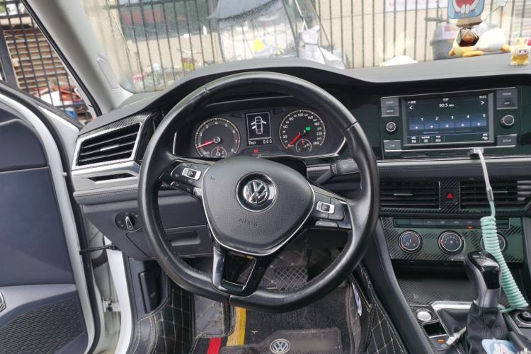 Used Volkswagen Sagitar 2020 200TSI DSG Comfort Version China V Standard Steering Wheel