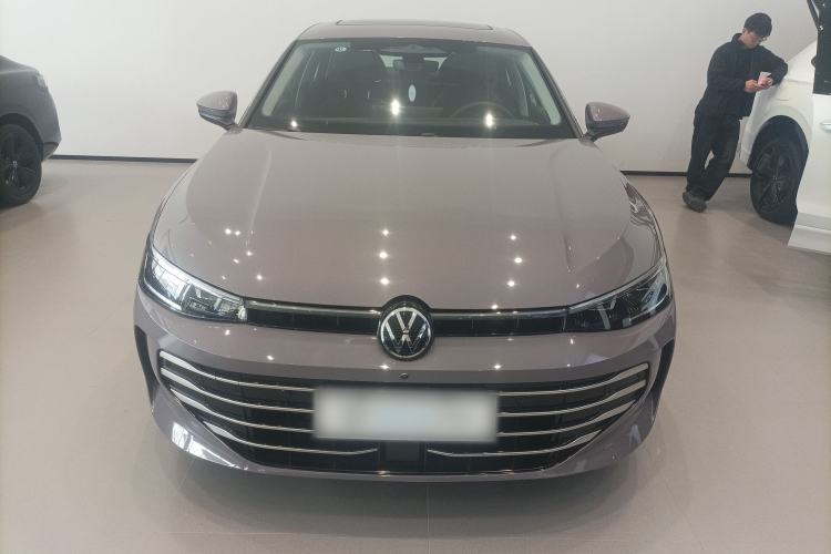 Used Volkswagen Passat 2025 Pro 380TSI Dragon Supreme Edition
