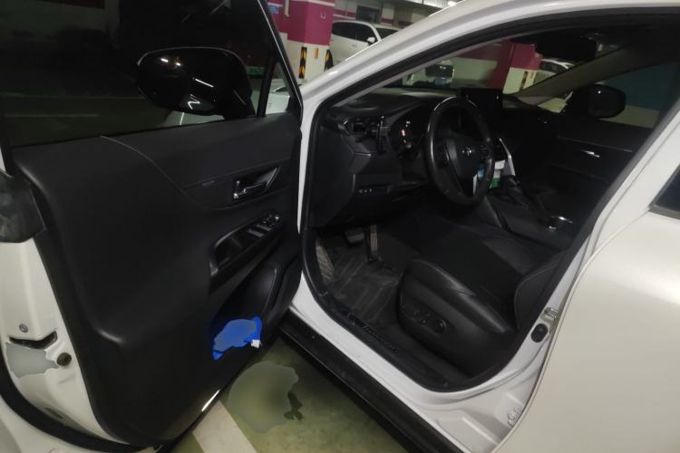 Used Toyota Harrier 2022 2.0L CVT Two-Wheel Drive Luxury Edition