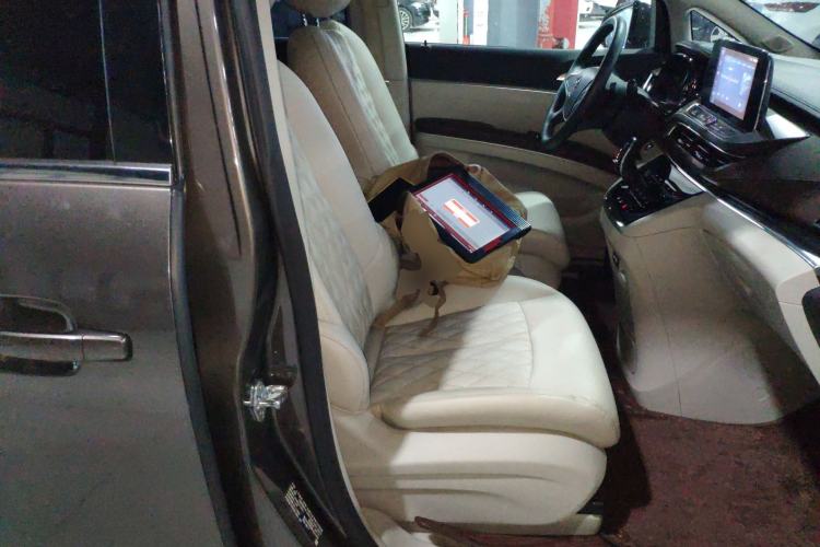 Used Buick GL8 2022 Land Cruiser Executive Class 652T Comfort Model
