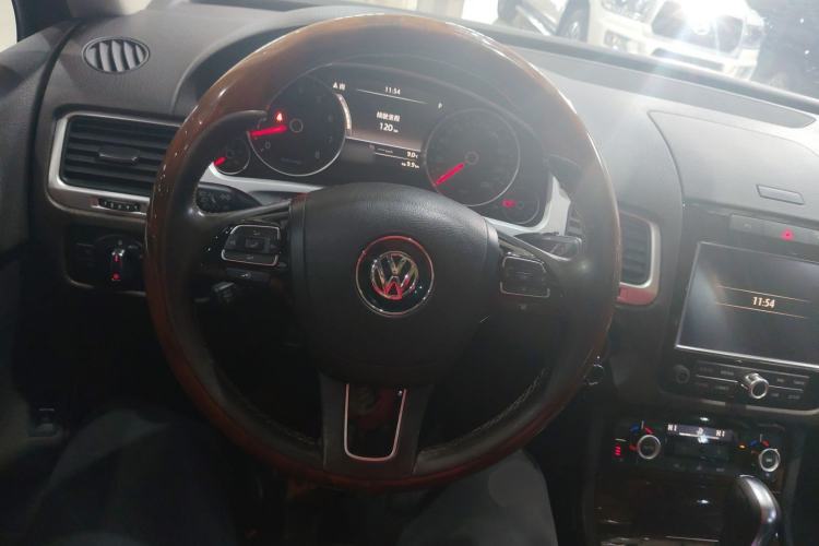 Used Volkswagen Touareg 2011 3.0 TSI Comfort Version