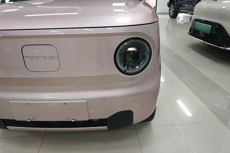 Used Geely Galaxy Panda 2023 Panda Mini 200km Endurance Bear Left Front Headlight