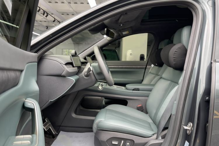 Used Nio ES8 2023 100kWh Signature Edition
