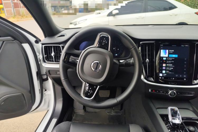 Used Volvo S60 2025 B4 Zhiyuan Sport Edition