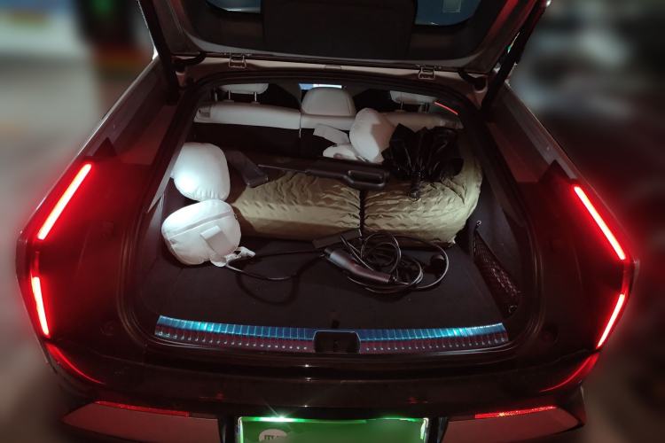 Used XPeng P7 2025 Model—750 All-Wheel-Drive High-Performance Ultra
