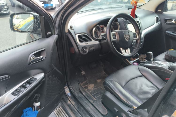 Used Dodge Journey 2013 2.4L Two-Wheel Drive Luxury Version