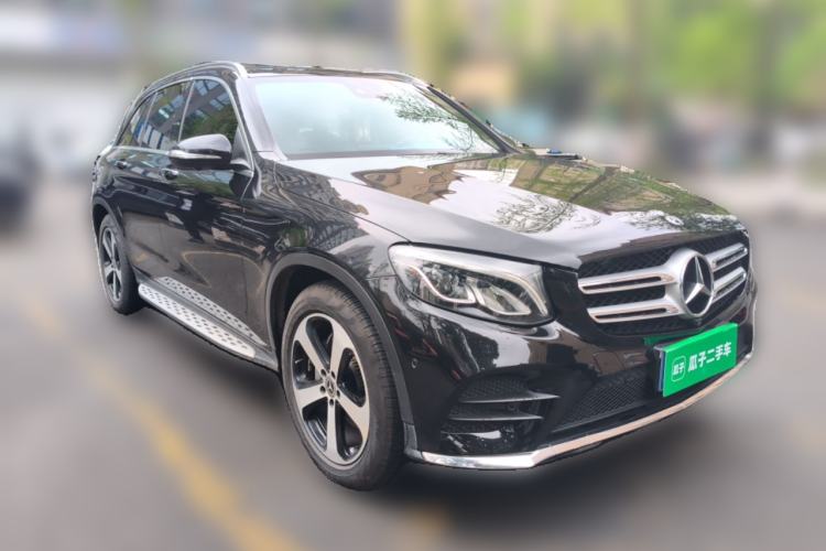 Used Mercedes-Benz GLC 2019 Facelift GLC 260 L 4MATIC Luxury Model Front Right 45 Deg