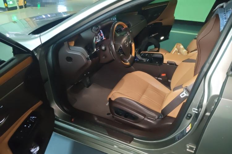 Used Lexus ES 2018 300h Premium Edition China V Standard
