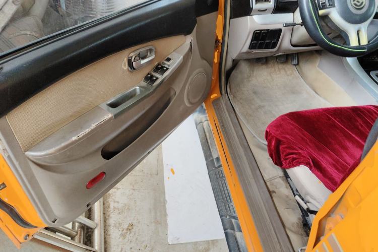 Used Huanghai Challenger SUV 2010 2.0L Two-Wheel Drive DD6490P Driver Seat