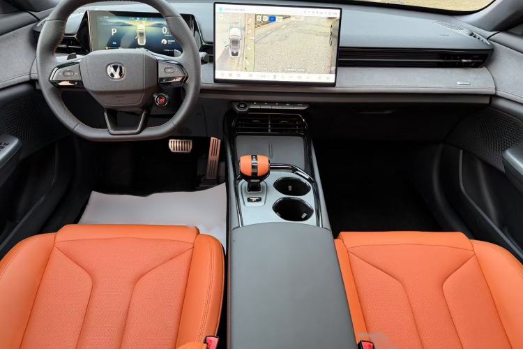 Used CHANGAN UNI-V 2025 Model Third-Generation 2.0T Dynamic Edition
