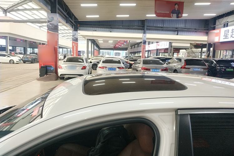 Used BMW 5 Series 2014 528Li Leading Model
