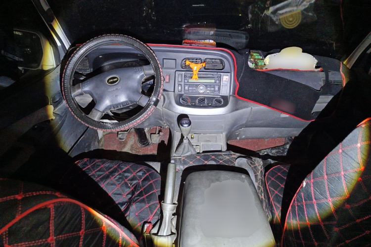 Used Jinbei Hiace 2014 2.0L 5th Generation Kuaiyunwang Business Version 4G21B Center Console