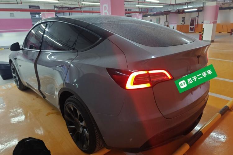 Used Tesla Model Y 2022 Long-Range All-Wheel-Drive Version