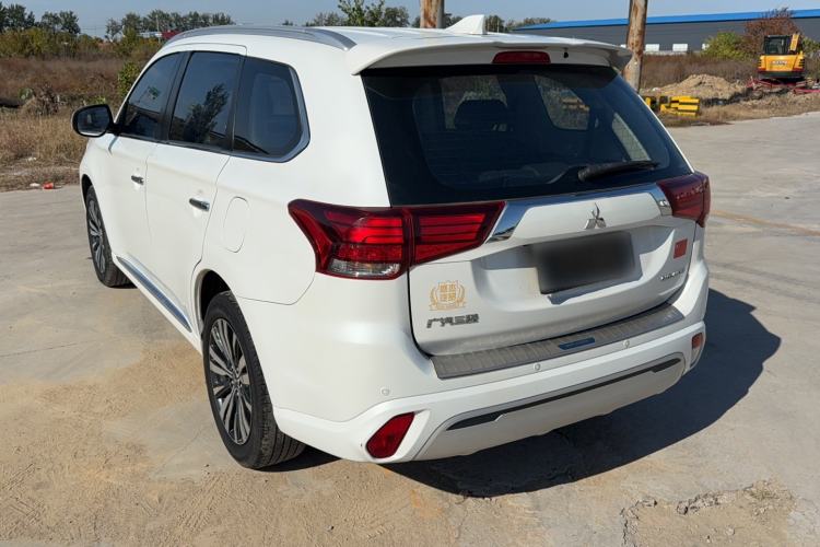 Used Mitsubishi Outlander 2021 2.4L 4x4 Zhi Xiang Edition 7 Seats
