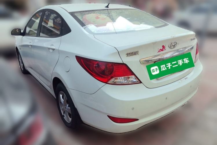 Used Hyundai Verna (older generation) 2010 Sedan 1.4L Manual Luxury GLS Trim Rear Left 45 Deg