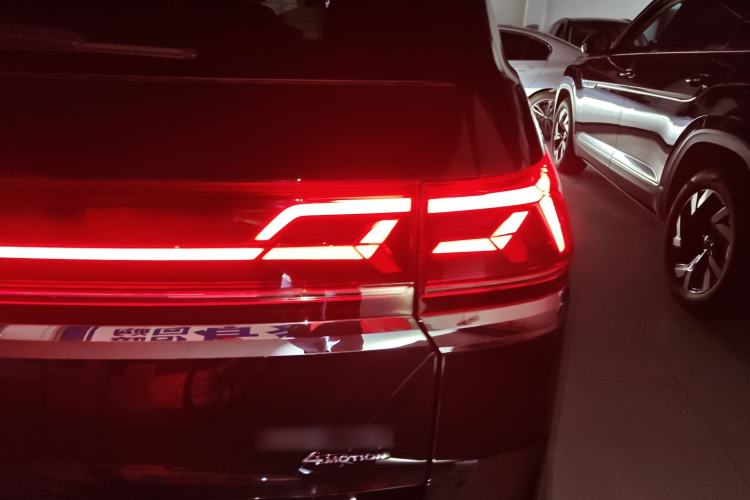 Used Volkswagen Teramont 2022 380TSI Four-Wheel Drive Prestige Luxury Edition Right Rear Taillight