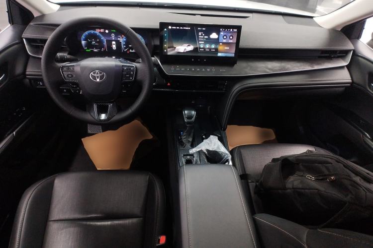 Used Toyota Camry 2024 Dual-Motor 2.0 HG Premium Edition Center Console