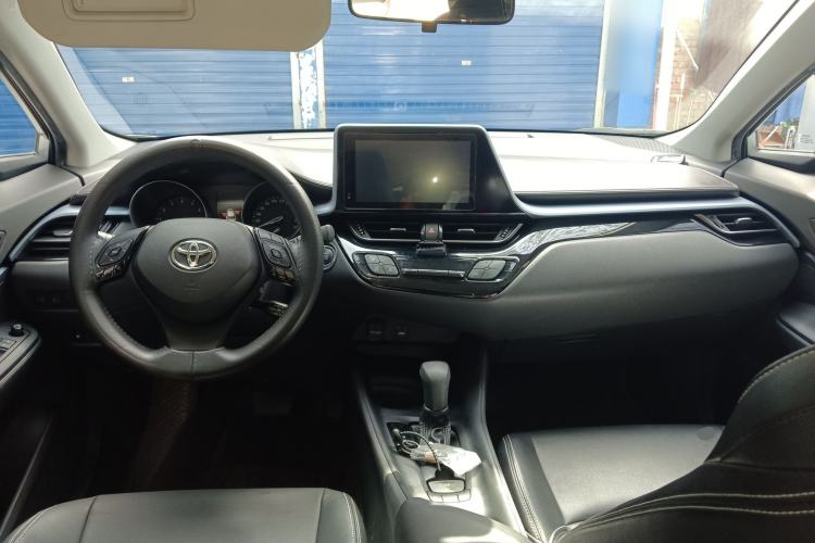 Used Toyota IZOA 2021 2.0L Enjoy Edition Center Console