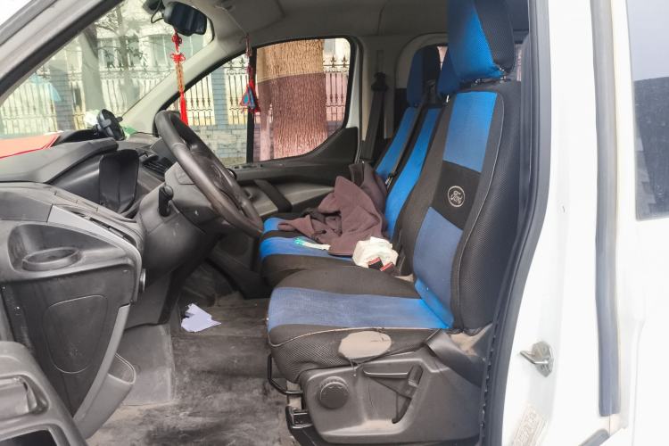 Used Ford Transit 2017 2.0T Diesel Multi-Purpose Commercial Vehicle Short Wheelbase Low Roof China IV Standard
