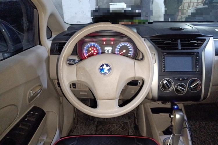 Used Venucia D50 2015 1.6L Automatic Fashion Edition
