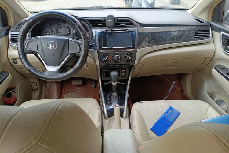 Used Honda Crider 2015 1.8L automatic comfort version Center Console