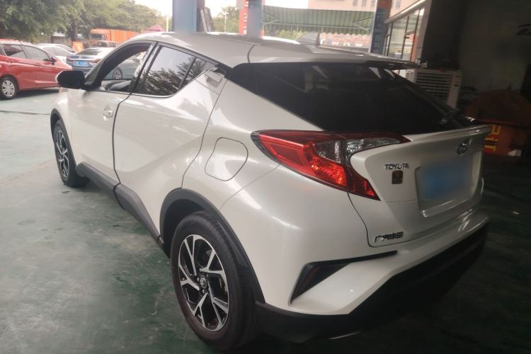 Used Toyota C-HR 2018 2.0L Leading with Sunroof China VI Standard
