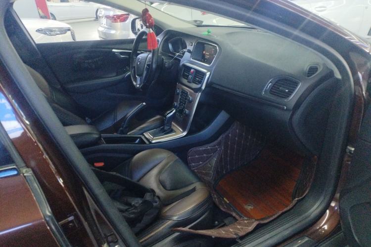 Used Volvo V40 2017 Cross Country T3 Zhiya Edition Right Front Seat