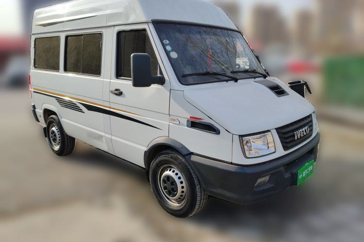 Used Iveco Daily 2017 2.5T A35 Passenger Van 5-7 Seats Model 47Z5
