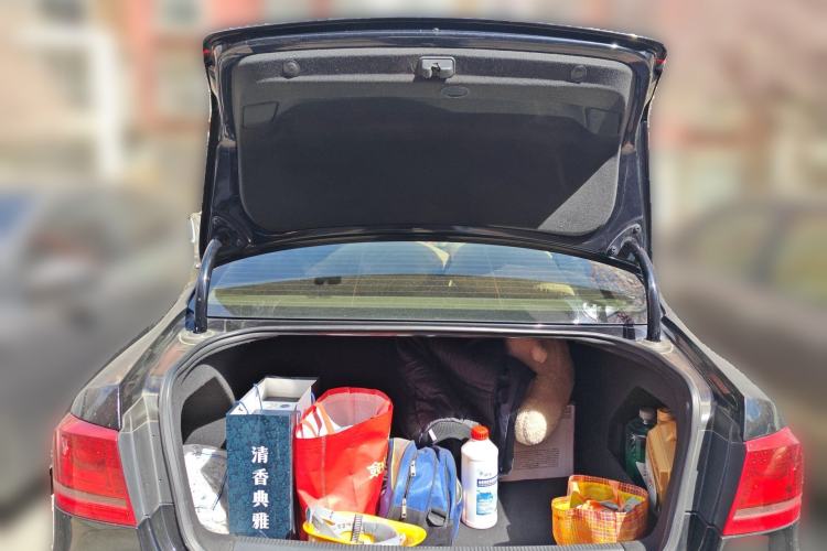 Used Volkswagen Magotan 2012 1.8TSI Luxury Model Trunk