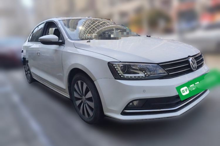 Used Volkswagen Sagitar 2015 230TSI Automatic Luxury Model
