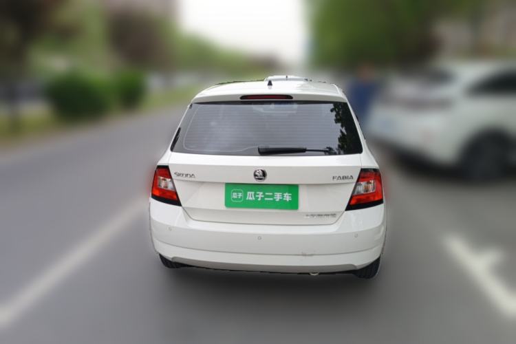 Used Skoda Fabia 2017 1.4L Automatic Car Enjoy Edition
