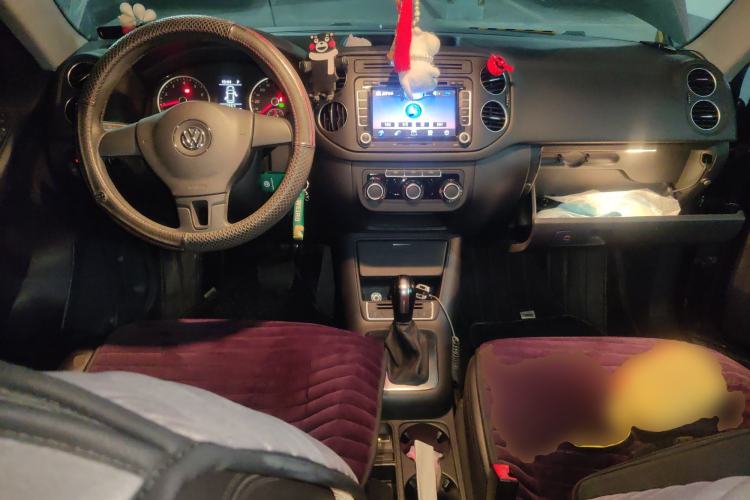 Used Volkswagen Tiguan 2015 1.8TSI Automatic Two-Wheel Drive Trend Edition Center Console