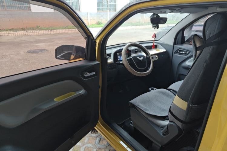 Used Wuling Hongguang MINIEV 2021 Macaron Premium Model – Lithium Iron Phosphate Interior 3