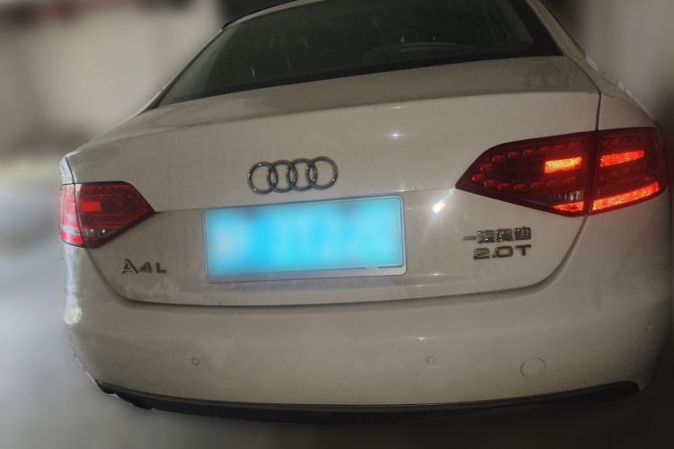 Used Audi A4L 2012 2.0 TFSI automatic Comfort trim level Rear