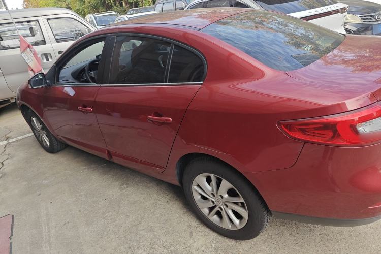 Used Renault Fluence 2015 2.0L Standard Edition
