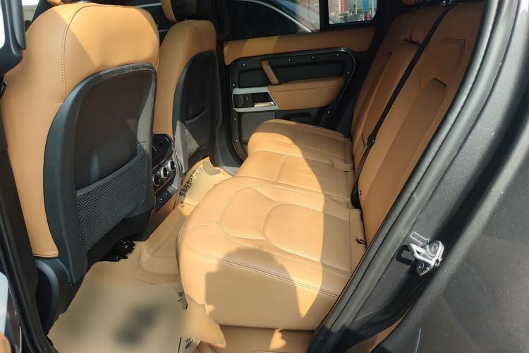 Used Land Rover Defender 2023 Facelift 110 3.0T P400 Dark Edition
