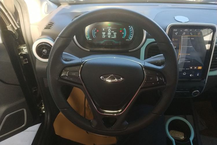 Used Chery QQ Little Ant 2021 200 000 Yuan "Ant Fan" Edition Energized Version NMC Lithium Battery 301 km Steering Wheel