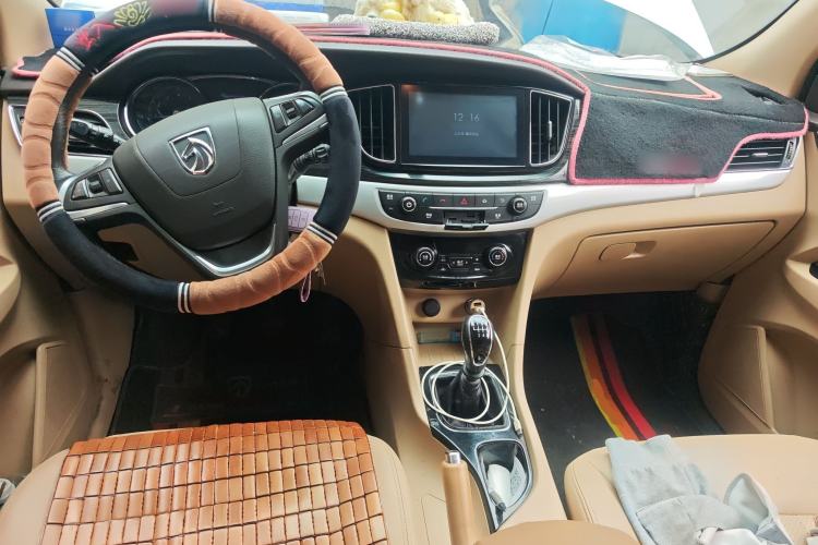 Used Baojun 730 2016 1.5T Manual Luxury Edition 7 Seats
